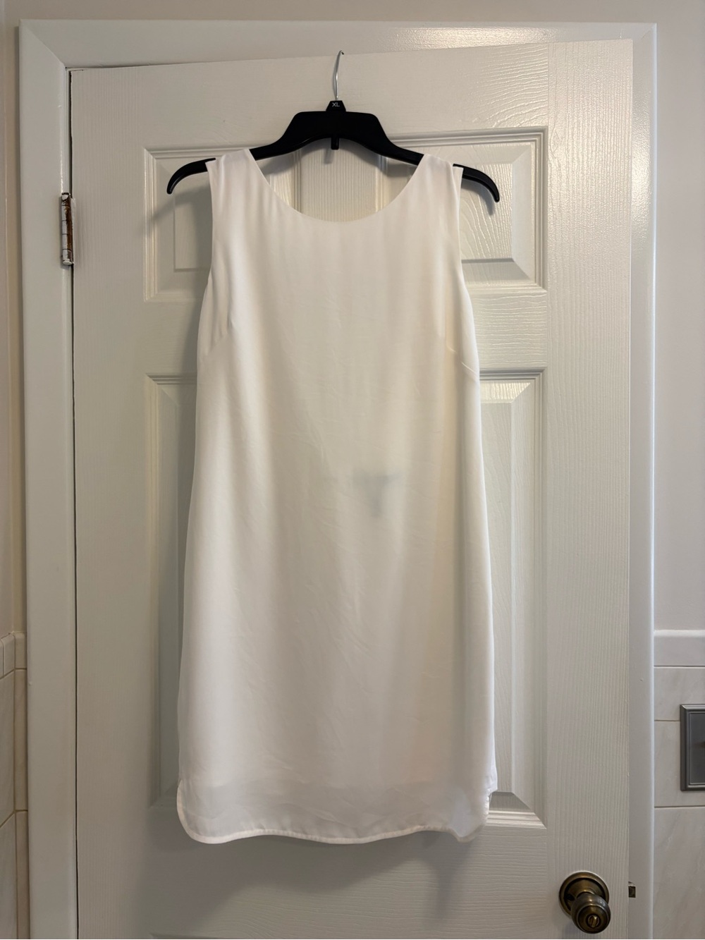 BCBGMAXAZRIA Ellie White Cowl Back Sleeveless Shift Dress Size 8